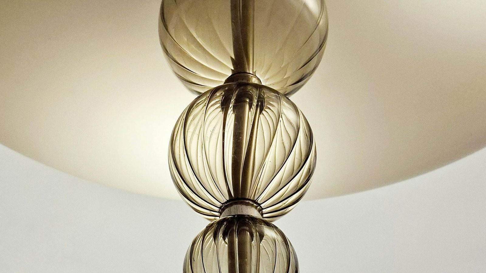 Glass globe pendant lighting fixtures